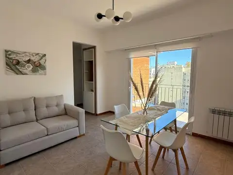 Venta Departamento 3 ambientes con Balcón Terraza. Zona Centro