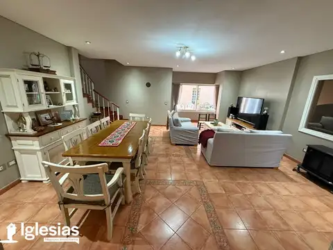 Casa 5 ambientes con 5 baños
