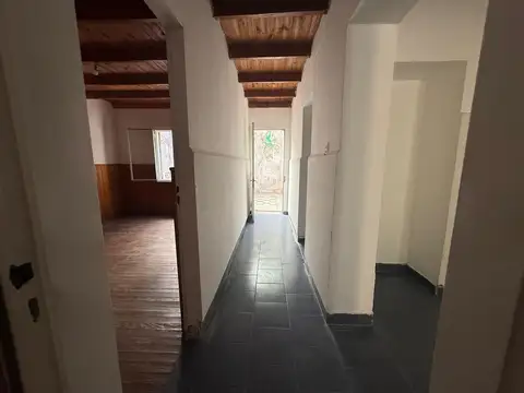 SE VENDE CASA A RECICLAR EN TIRO FEDERAL