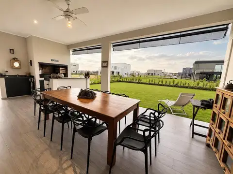 Casa en venta en una planta en B. El Naudir, Escobar.