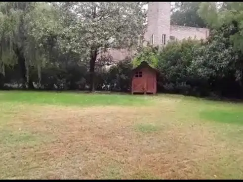 Casa 12 ambientes con 3 baños