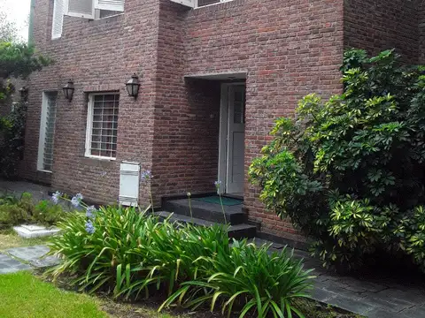 Av Juan Jose Paso (B) 8700