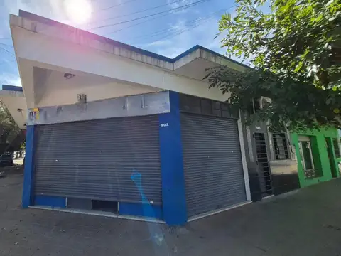 Deposito a la venta en Villa insuperable.