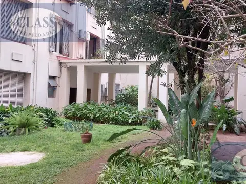 HIPOLITO YRIGOYEN 2972 Piso 1º8