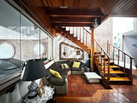Depto Tipo Casa 4 ambientes con 3 baños