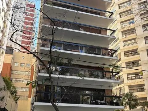 Piso de 6 ambientes en venta, todo luz, 2 cocheras