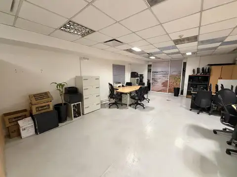 Oficina 4 ambientes con 2 baños