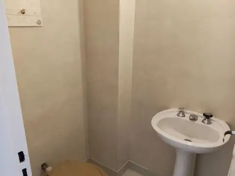 3 De Febrero 1200, Piso 5