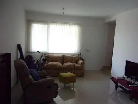 Depto Tipo Casa en Venta en Manuel Alberti, USD 175.000