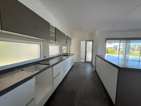 Casa en Venta al Este