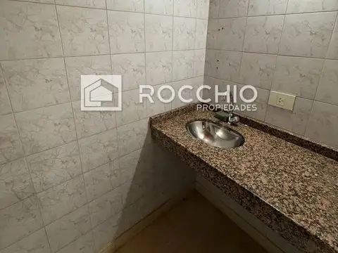Local en Alquiler en Jose Leon Suarez, $ 690.000