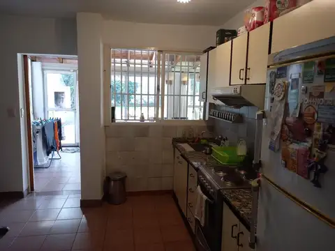 CASA 3 AMB. VENTA COCHERA JARDIN P. AVELLANEDA