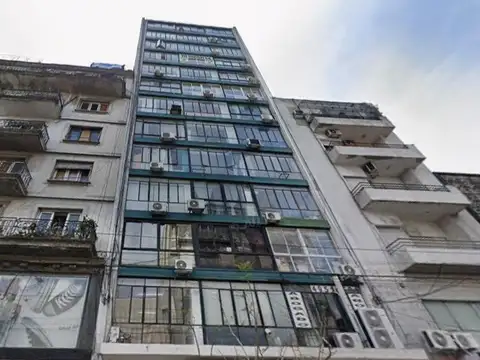 Avenida Corrientes e/ Larrea y Paso