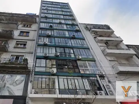 Avenida Corrientes e/ Larrea y Paso
