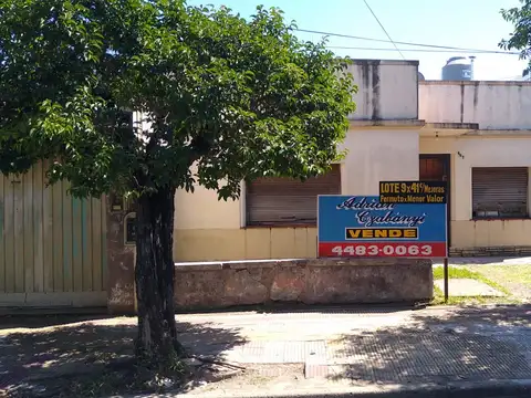 MORON SUR CENTRICO- AMERICANA 4  AMBIENTES-CON EXCELENTE LOTE DE 9 x 41 - O PERMUTA