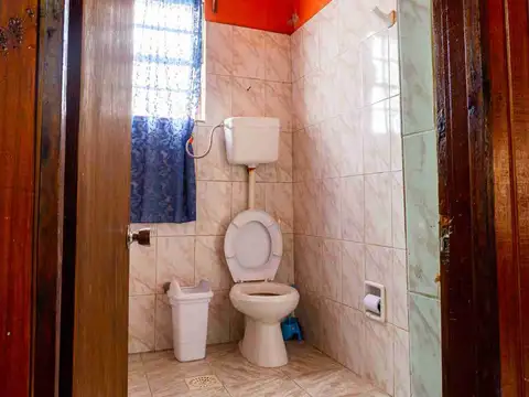 Casa 5 ambientes con 2 baños