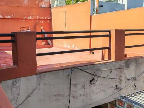 VENTA- PH-3 AMBIENTES- TERRAZA- A REFACCIONAR