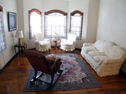 Casa 5 ambientes con 1 baño