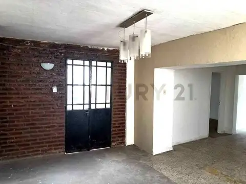 CASA TIPO PH CON PATIO EN VENTA - APTO CREDITO - PERMUTA