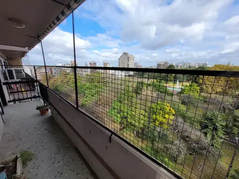 Hermoso 4 Ambientes Al Frente con Vista Panorámica Al Parque Chacabuco! "Apto Crédito Hipotecario"
