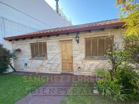Casa en Venta Bernal Oeste 3 ambientes