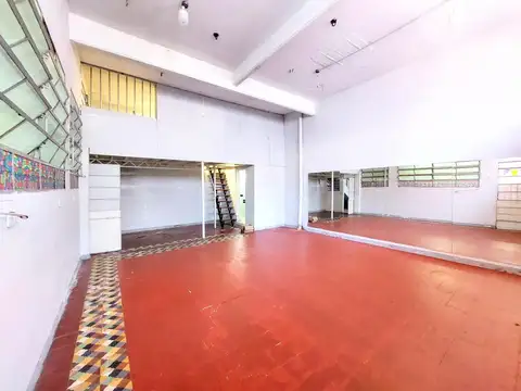 Galpón con oficina