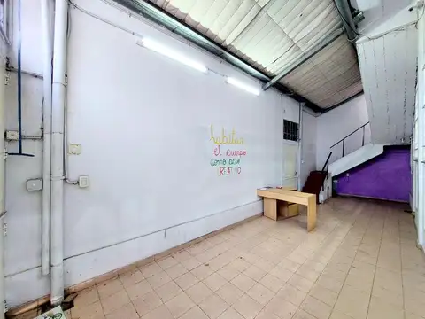 Galpón con oficina