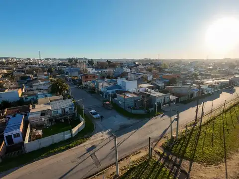 Casa 4 ambientes con 2 baños