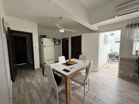 Casa 6 ambientes con 2 baños