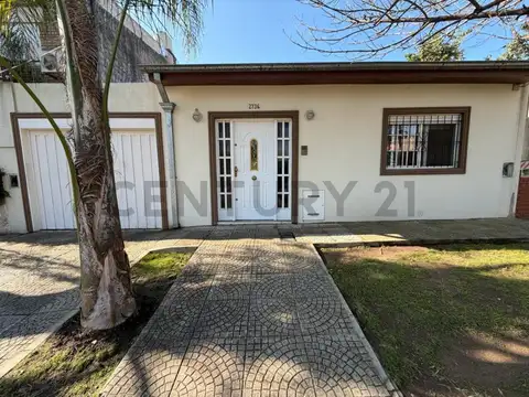 CASA LOTE PROPIO LIMITE CIUDAD JARDIN Y CASEROS C/COCHERA Y JARDIN