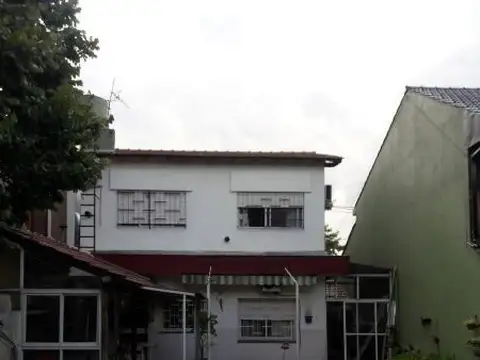 CASA 6 AMBIENTES CON COCHERAS