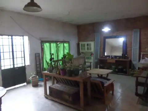 VENTA CASA LANUS CON TERRENO PROPIO 8,66 X 78 MTS