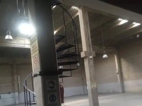 Magnifico Nave Industrial Óptima Calidad Constructiva 2400m²