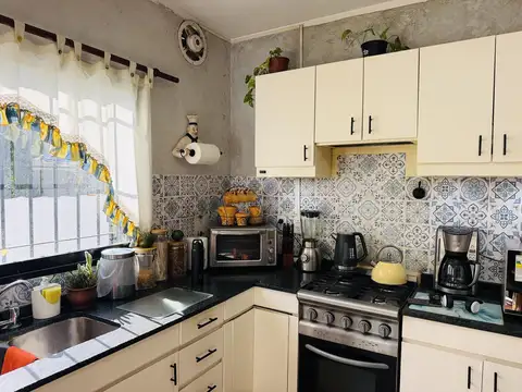Casa en Venta con 4 cocheras