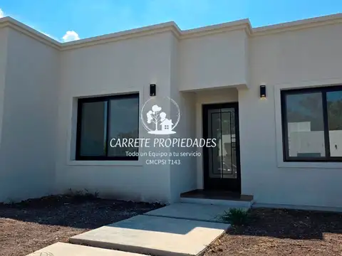 Casa en venta 4 ambientes. Barrio Santa Elena. Pilar. 100