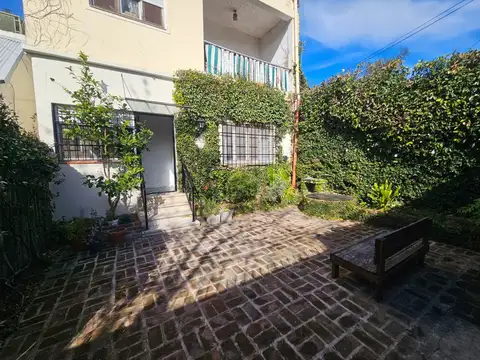 Depto Tipo Casa en Alquiler de 2 dormitorios