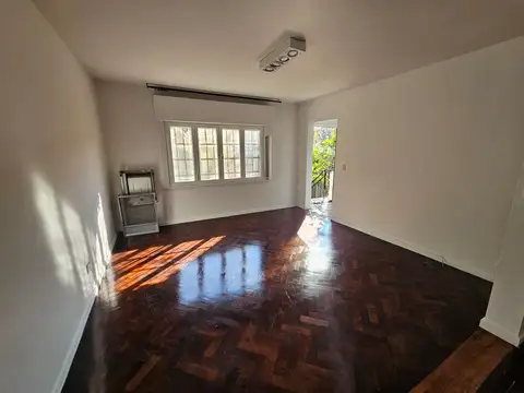 Depto Tipo Casa en Alquiler de 3 ambientes