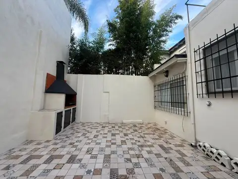 ALQUILER PH 3 AMB C PATIO Y PARRILLA EN EL BAJO SI