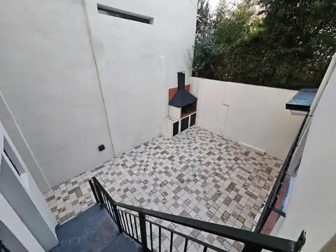 Depto Tipo Casa en Alquiler con 1 cocheras