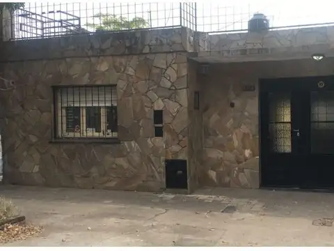 Casa con Cochera en Barrio Acindar
