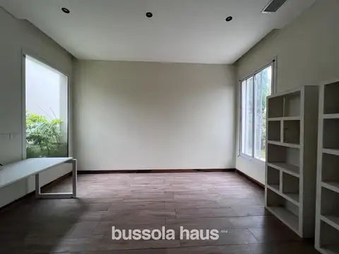 Casa 7 ambientes con 4 baños