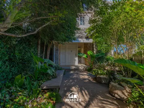 Casa 5 ambientes con 4 baños