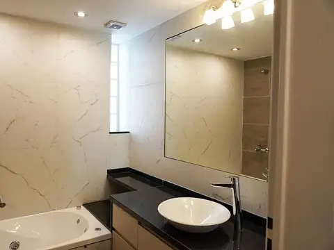 Departamento dos dormitorios con patio en venta Centro Rosario