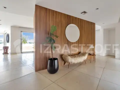 Casa 7 ambientes con 4 baños