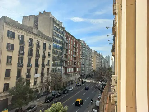 Venta Depto 3 Amb c/Dependencia - 104m² - Excelente Ubicación y Luminosidad.