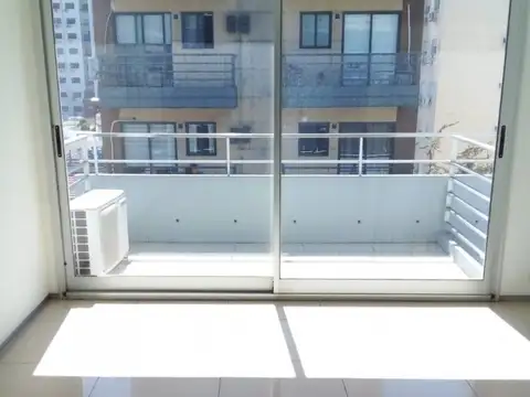 Excelentes Depto  1 AMb Fte/Cfte c/BALCON COC Integ (Gas) Box Lavarr/Heladera EDIFICIO 5 AÑOS CATEG.