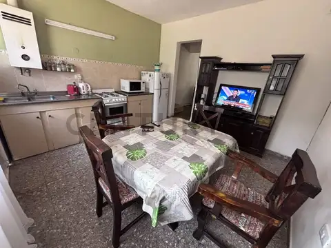 ¡OPORTUNIDAD! DOS CASAS EN UN MISMO LOTE – GRANADERO BAIGORRIA