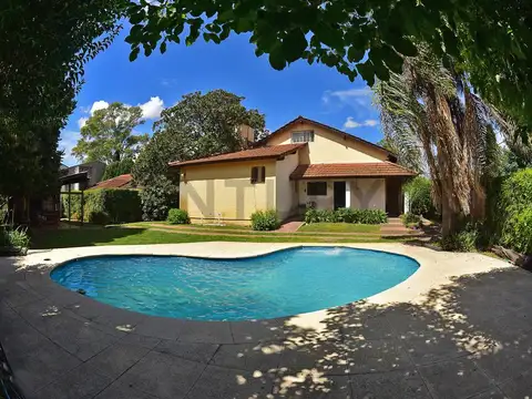 CASA EN VENTA 5 AMB TORTUGUITAS