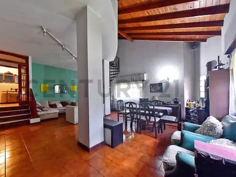 CASA EN VENTA 5 AMB TORTUGUITAS