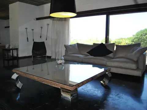 Casa en Alquiler Temporal con 2 cocheras